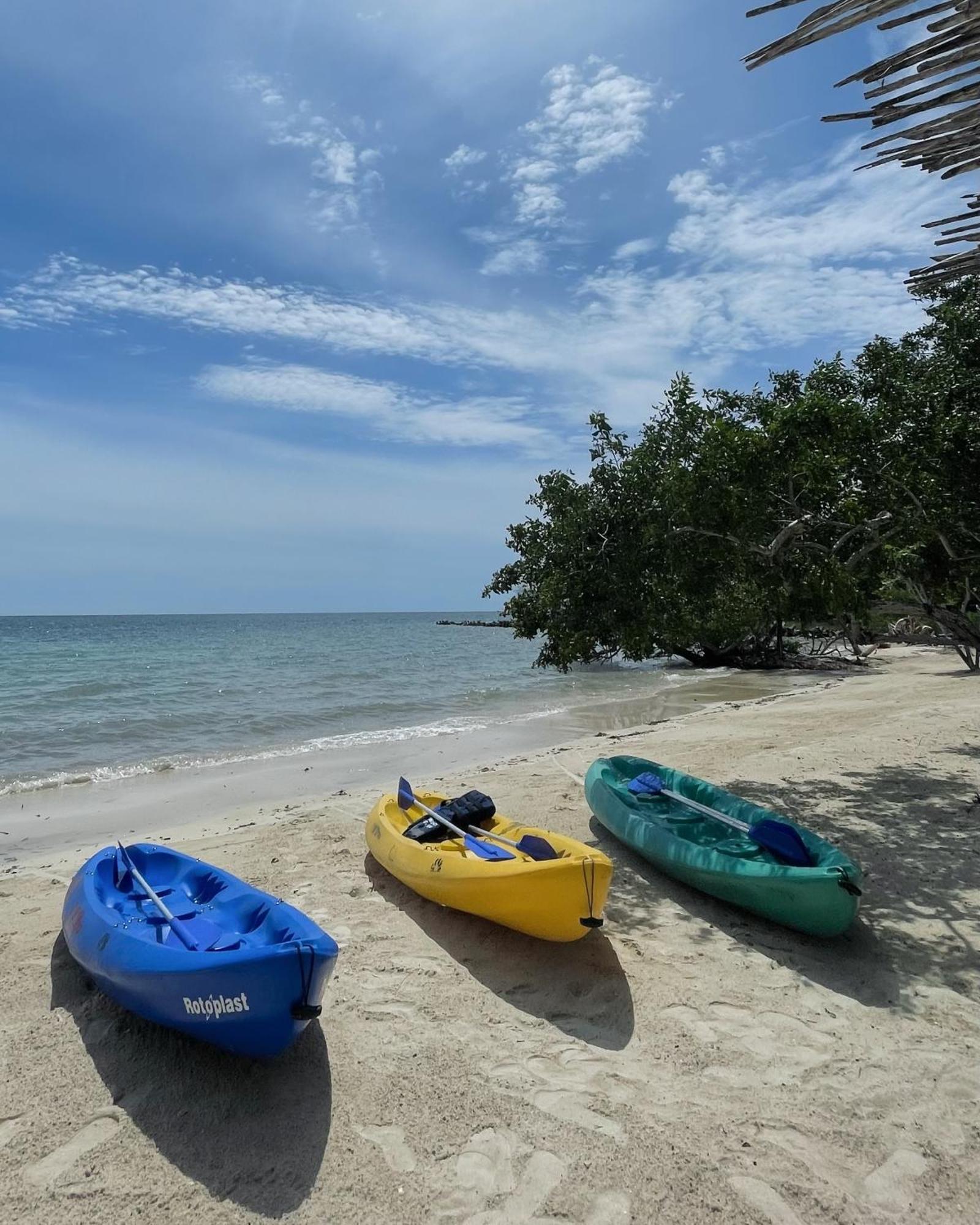 Sabai Beach Hotel Isla Barú Екстериор снимка