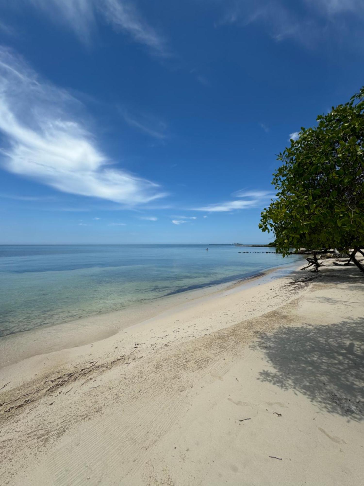 Sabai Beach Hotel Isla Barú Екстериор снимка