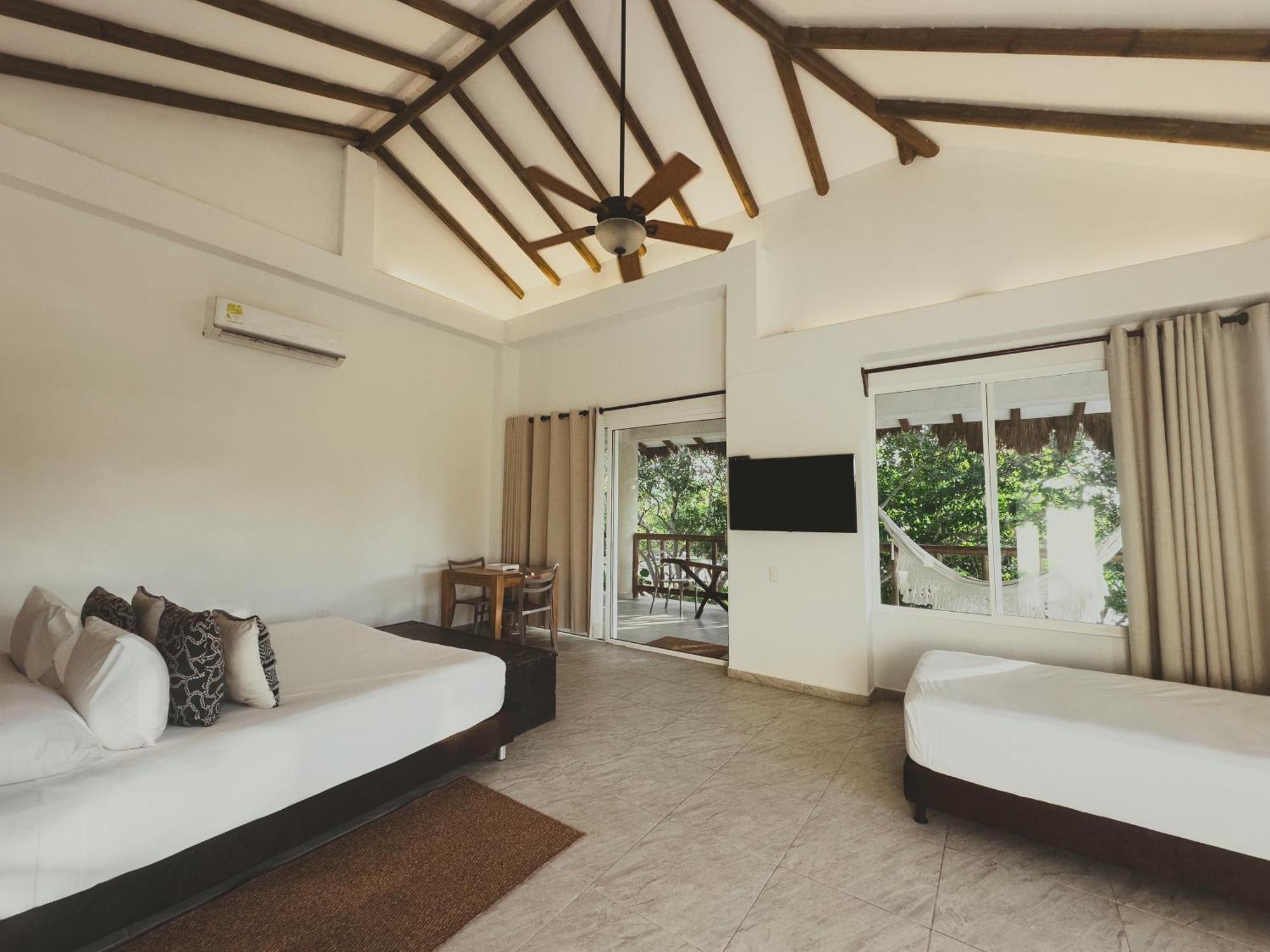 Sabai Beach Hotel Isla Barú Екстериор снимка