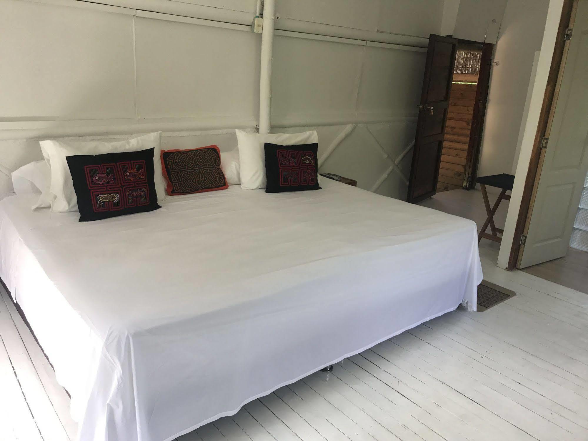 Sabai Beach Hotel Isla Barú Екстериор снимка