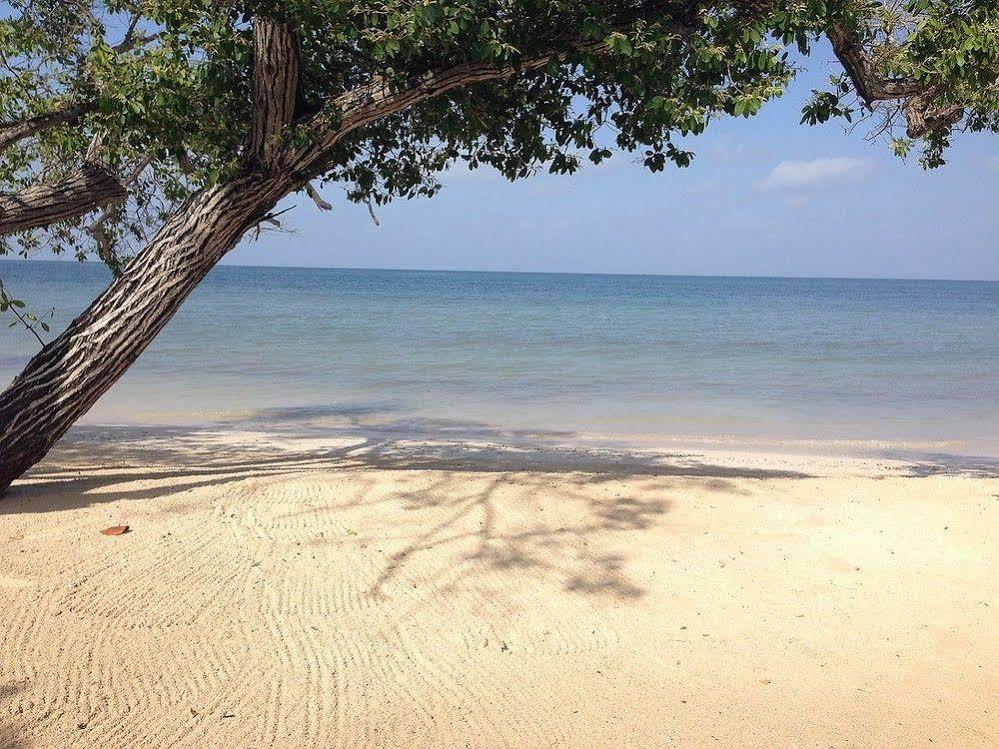 Sabai Beach Hotel Isla Barú Екстериор снимка